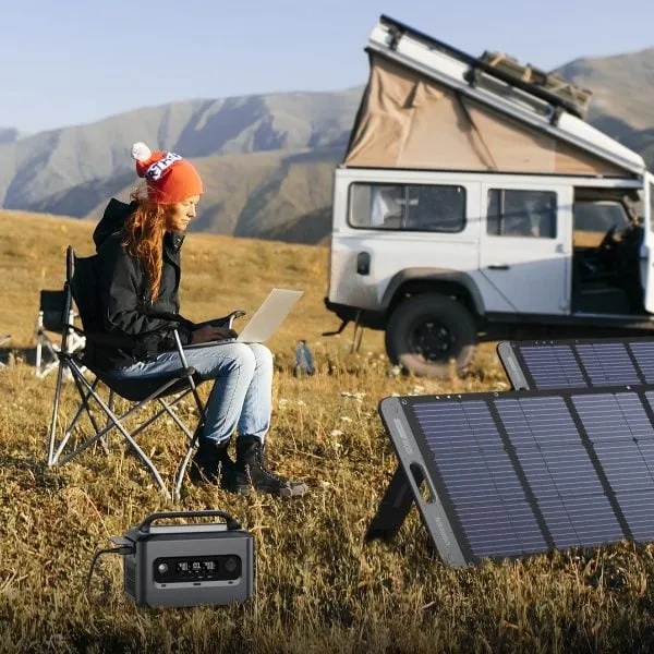 UGREEN 100W Portable Foldable Solar Panel – High-Efficiency Monocrystalline Solar Charger, IP67 Waterproof, Built-in Kickstand & Smart Chip, Ideal for Outdoor Power Stations, Camping, RV & Emergency Use | SC100-15113 |
