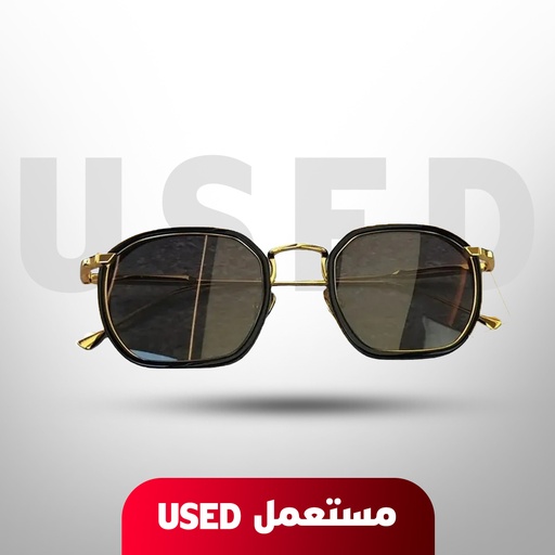 [U365] 🚨 DISPLAY PIECE 🚨 7MD Premium Unisex Square Sunglasses – Elegant Black & Gold Frame with Dark Lenses, Stylish Design with Protective Case 🚨 Not Covered By Warranty 🚨